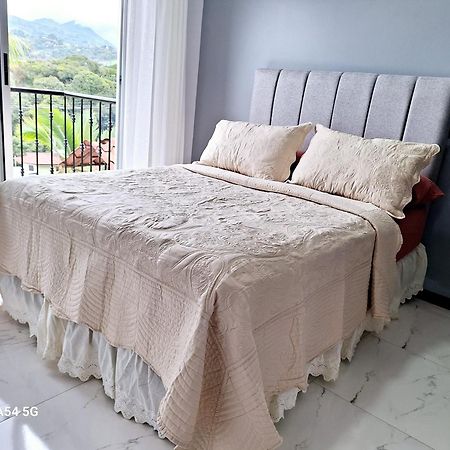 Hostel Vistas Del Sol-Casa Victoria San Isidro De El General Zewnętrze zdjęcie